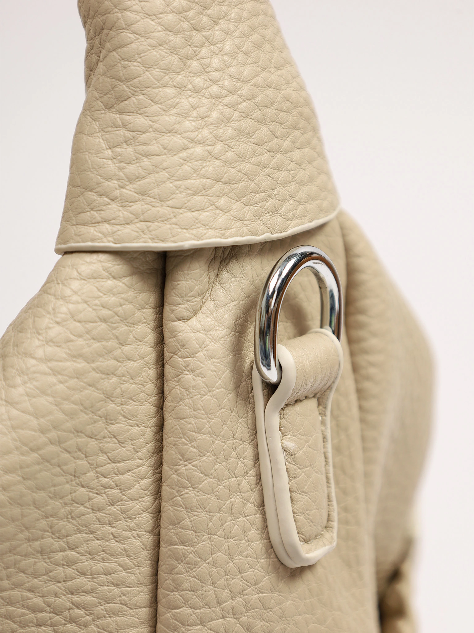 Сумка-шоппер с плетеными ремешками по бокам в ассортименте